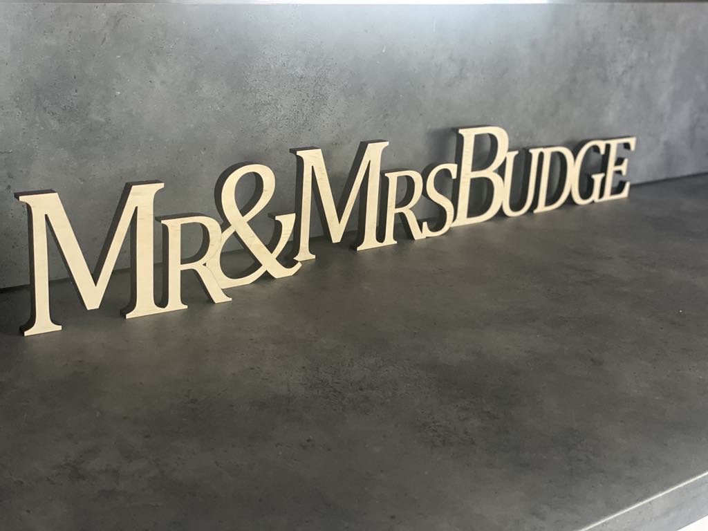 Free standing name display